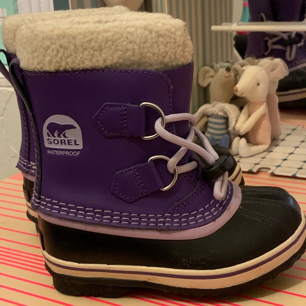 little girls Sorel snow boots size 10